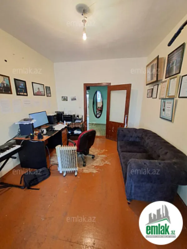Satılır 3 otaqlı köhnə tikili 80 m²