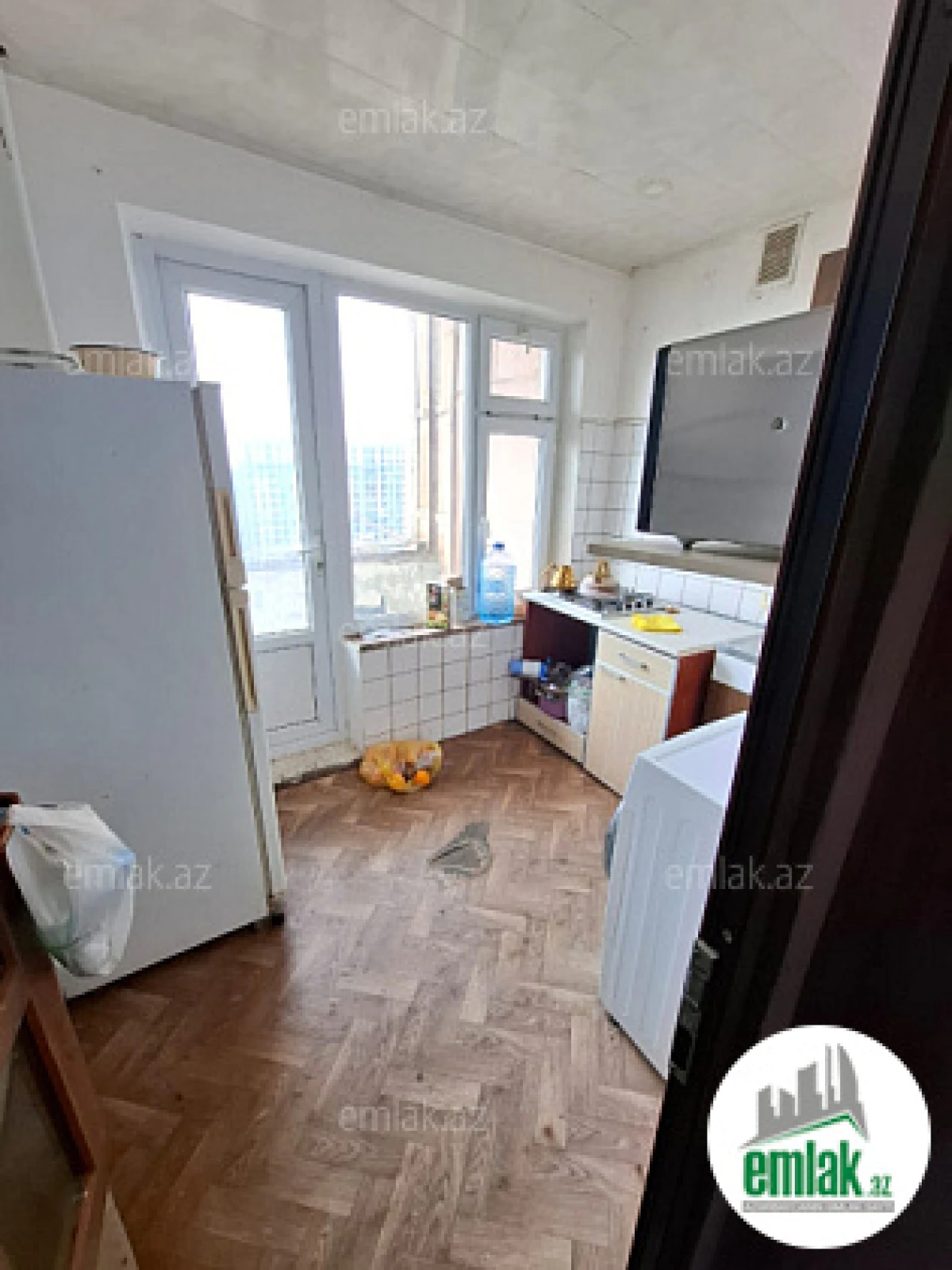 Satılır 3 otaqlı köhnə tikili 80 m²