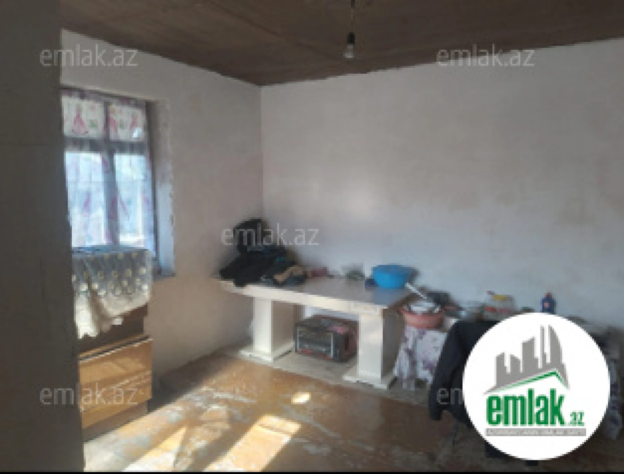 Satılır 2 otaqlı köhnə tikili 4 m²