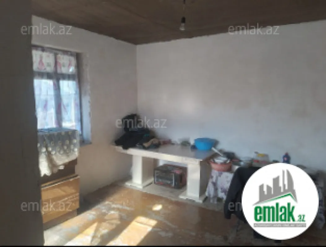 Satılır 2 otaqlı köhnə tikili 4 m²