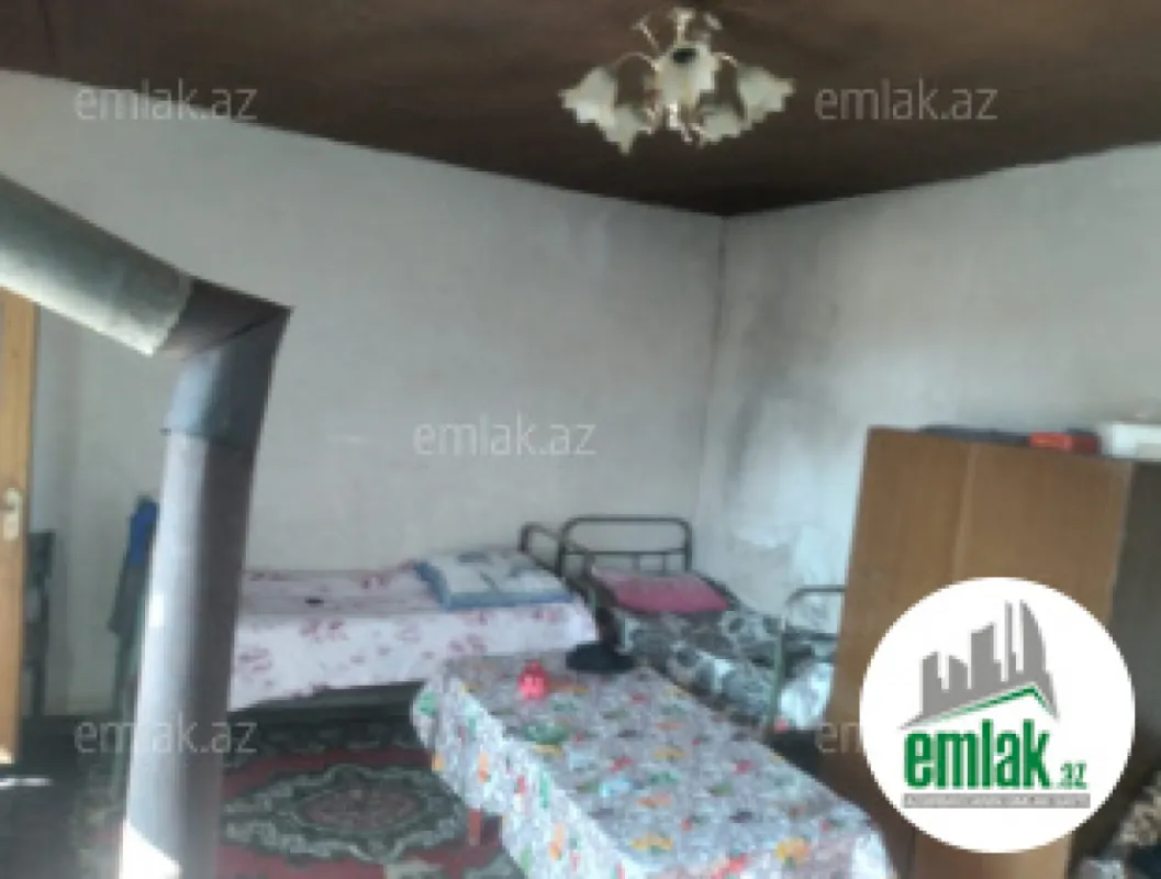Satılır 2 otaqlı köhnə tikili 4 m²