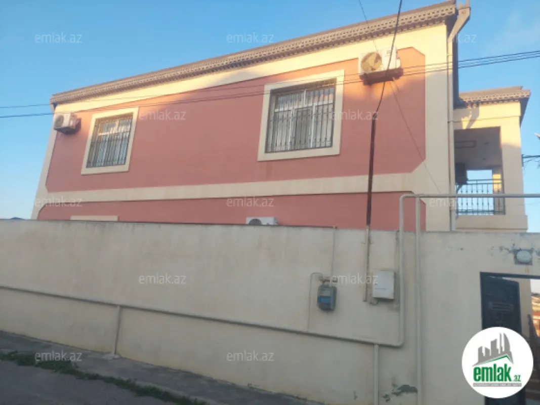 Satılır 7 otaqlı həyət evi 340 m²