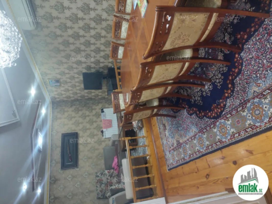 Satılır 7 otaqlı həyət evi 340 m²