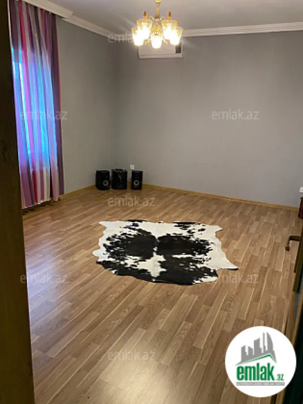 Satılır 8 otaqlı mənzil 1900 m²
