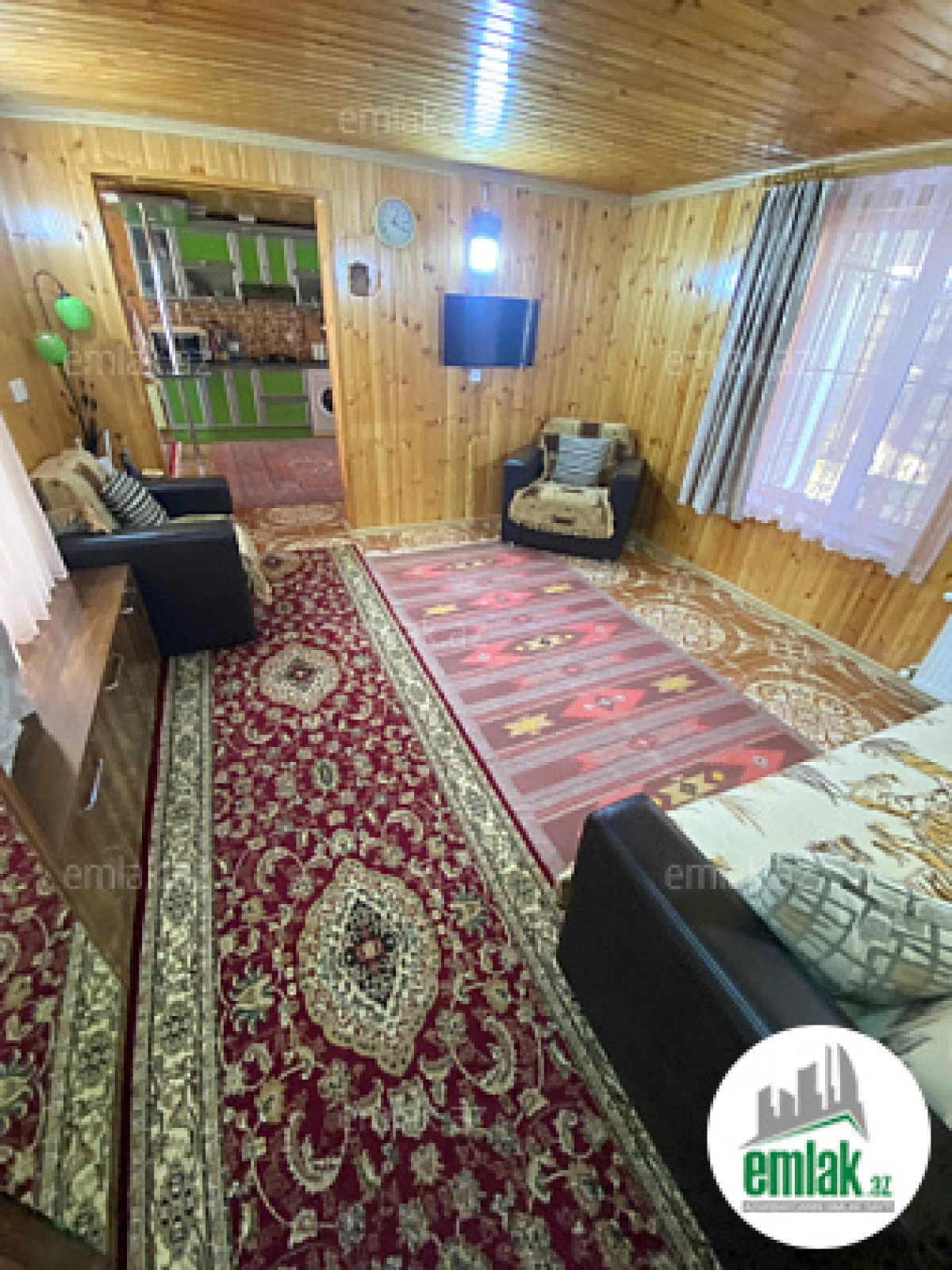 Satılır 8 otaqlı mənzil 1900 m²