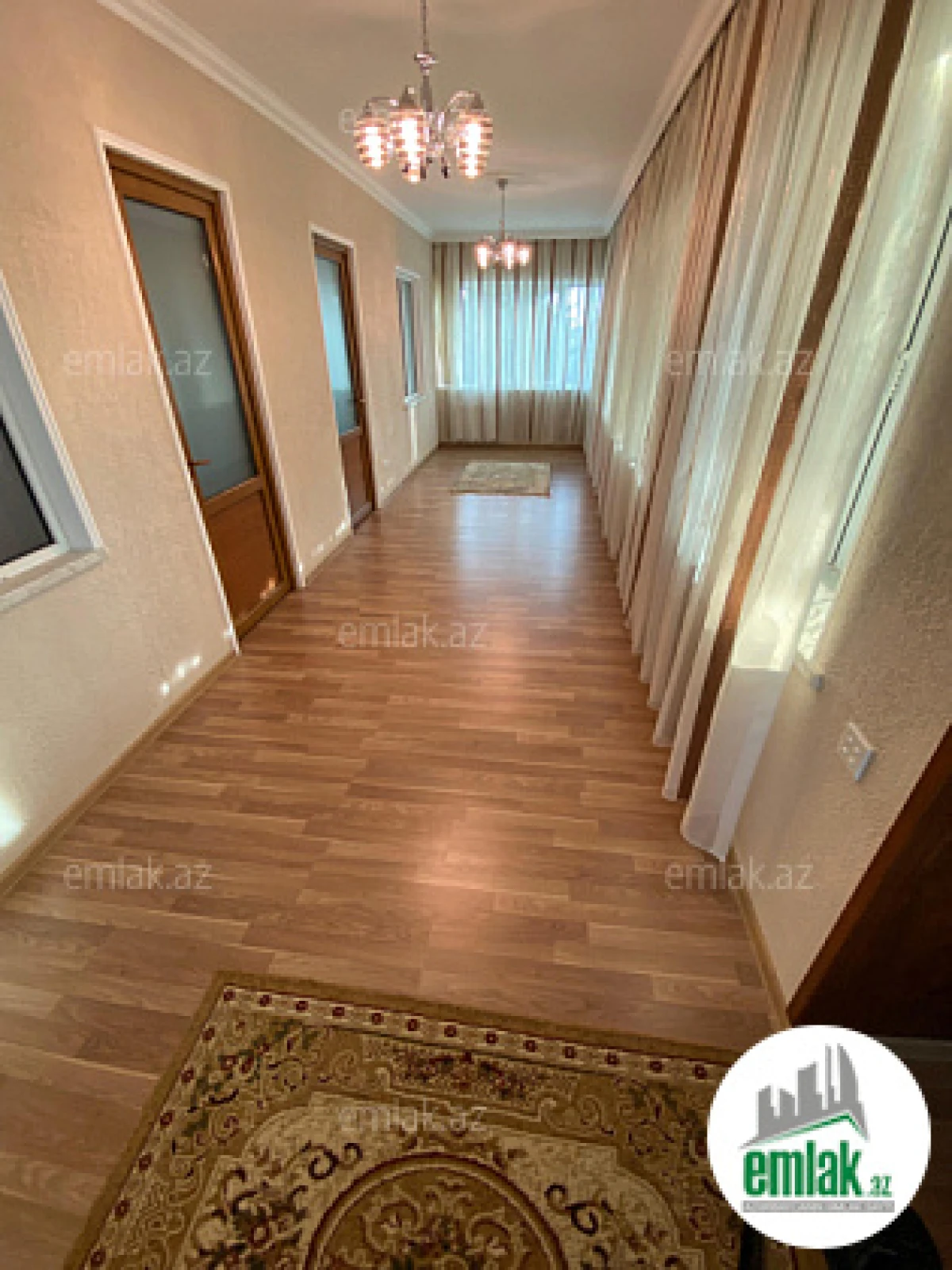 Satılır 8 otaqlı mənzil 1900 m²