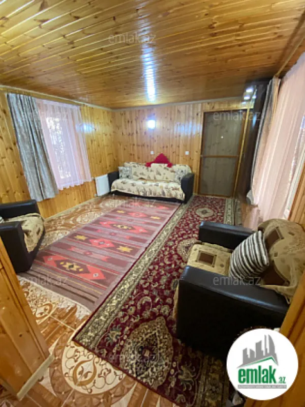 Satılır 8 otaqlı mənzil 1900 m²