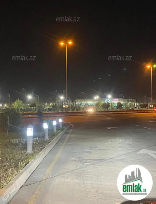 Satılır 8 otaqlı mənzil 1900 m²