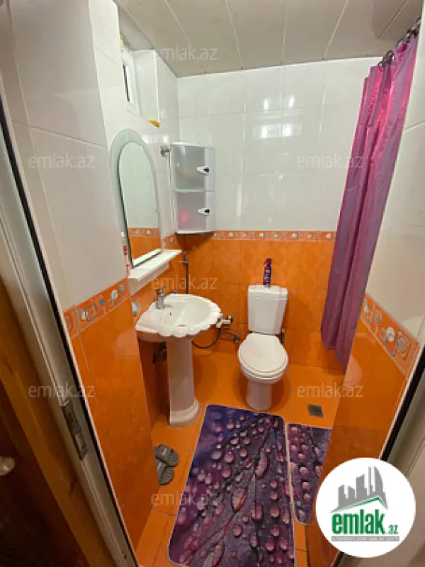 Satılır 8 otaqlı mənzil 1900 m²