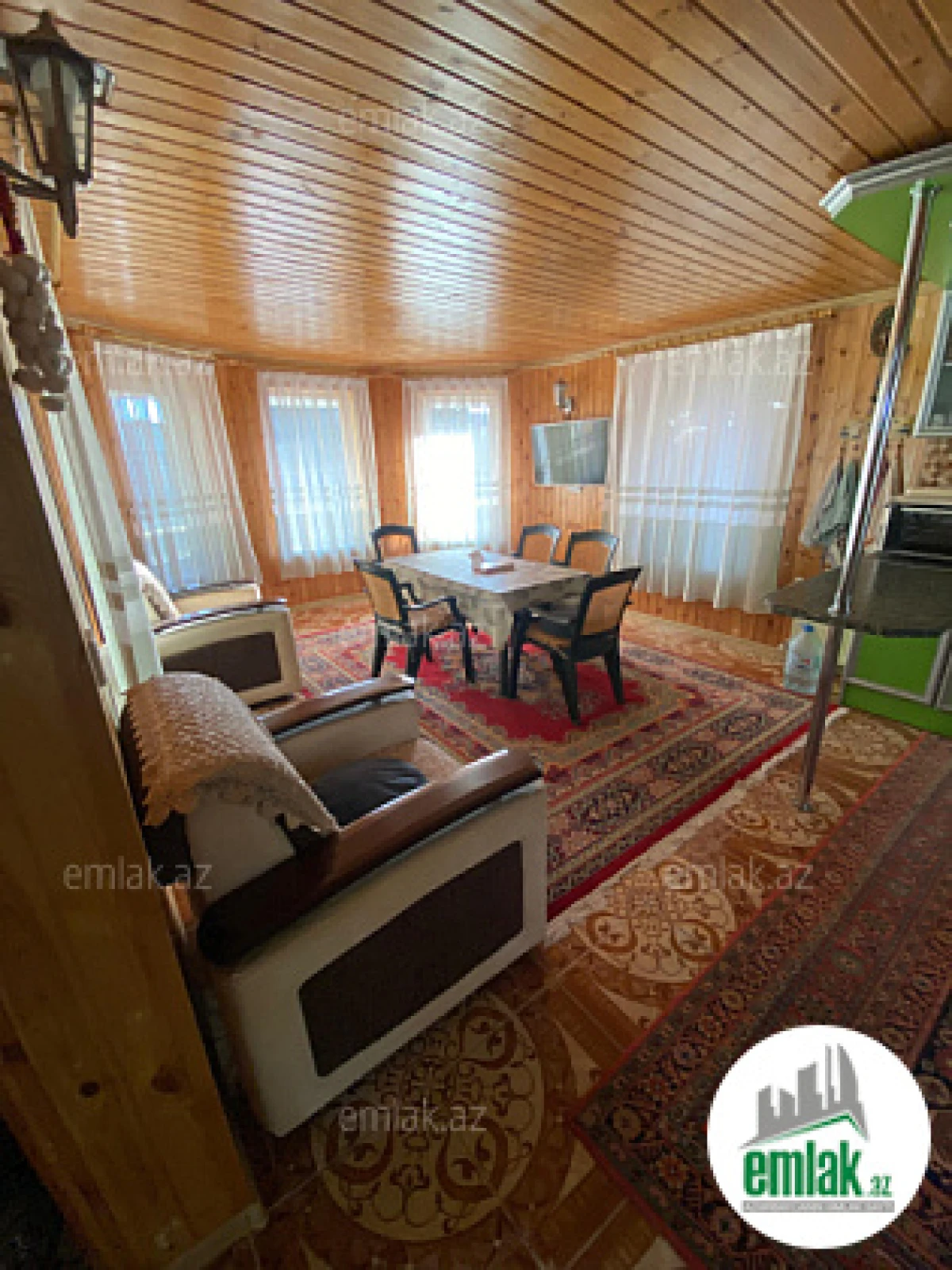 Satılır 8 otaqlı mənzil 1900 m²