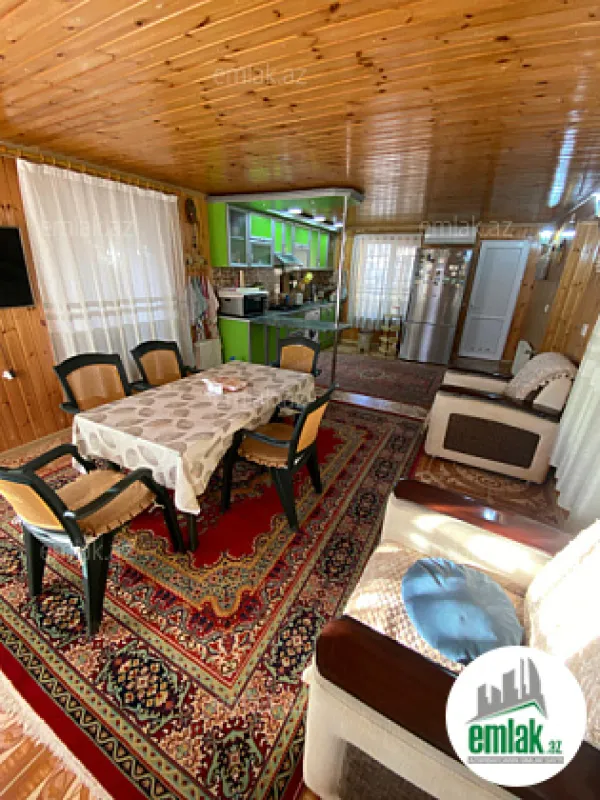 Satılır 8 otaqlı mənzil 1900 m²