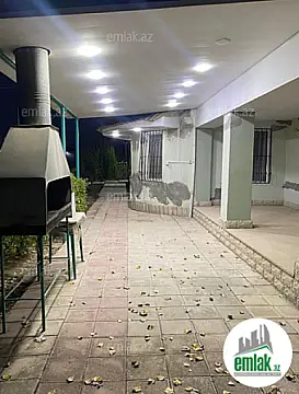 Satılır 8 otaqlı mənzil 1900 m²