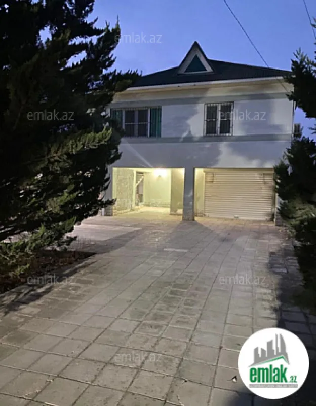 Satılır 8 otaqlı mənzil 1900 m²