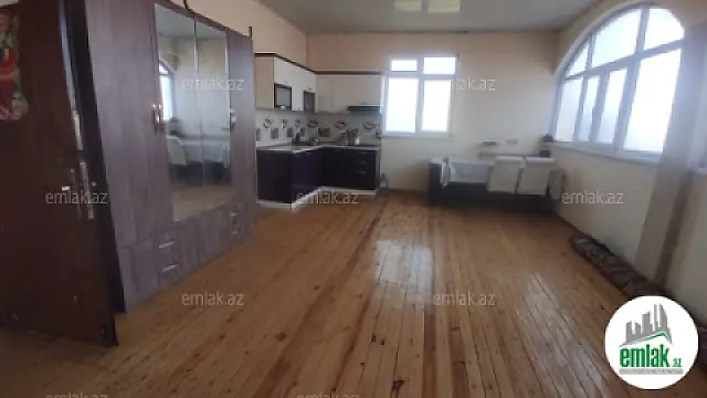 Satılır 8 otaqlı həyət evi 150 m²