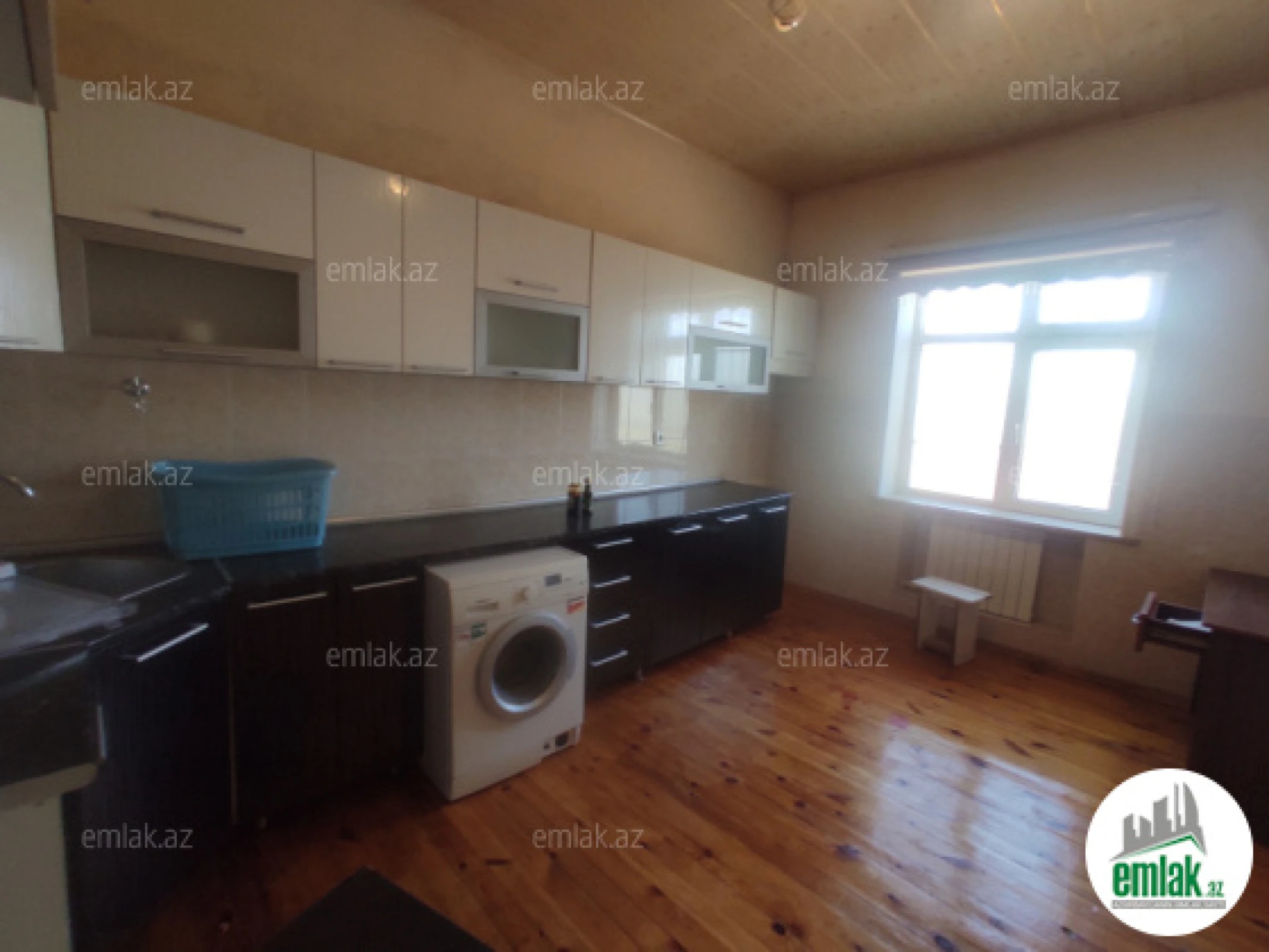 Satılır 8 otaqlı həyət evi 150 m²