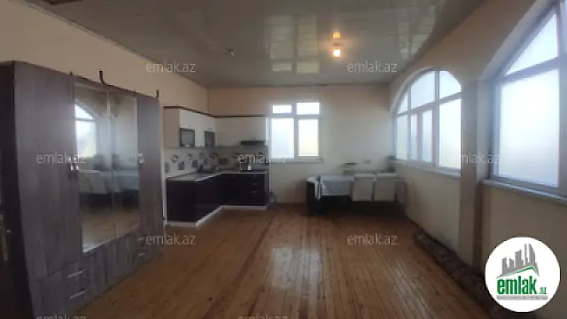 Satılır 8 otaqlı həyət evi 150 m²