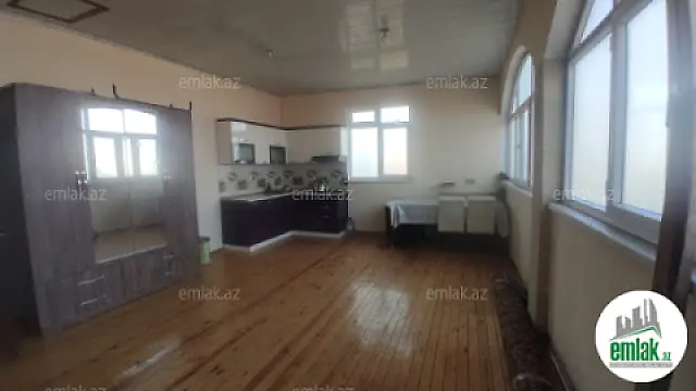 Satılır 8 otaqlı həyət evi 150 m²