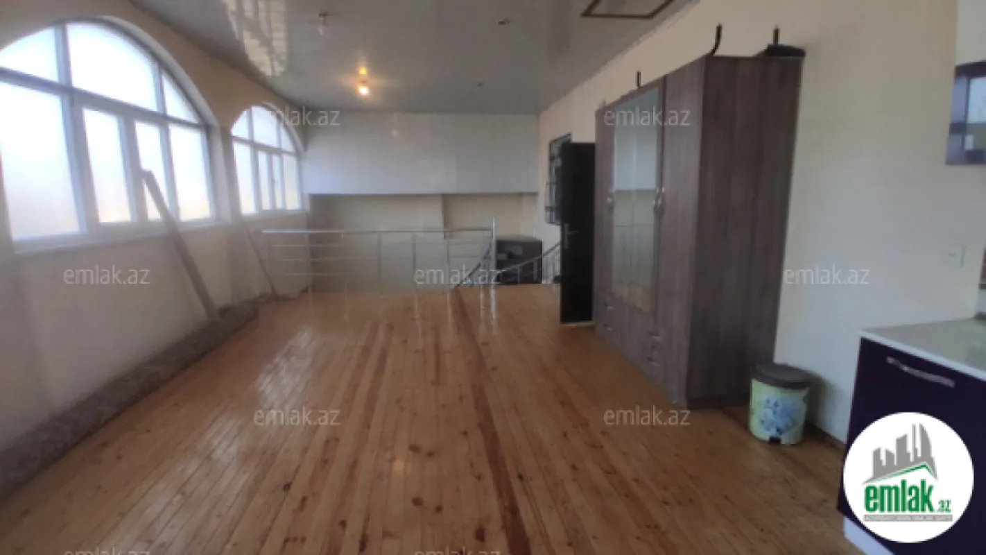 Satılır 8 otaqlı həyət evi 150 m²