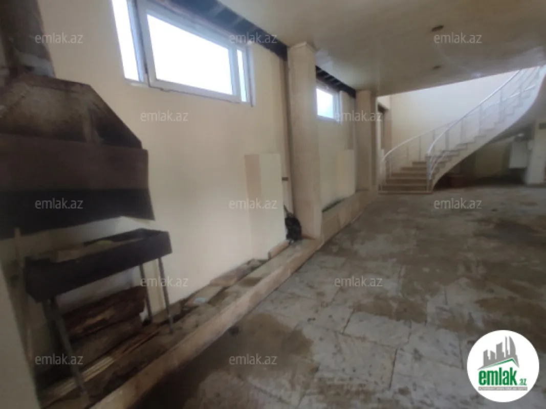 Satılır 8 otaqlı həyət evi 150 m²