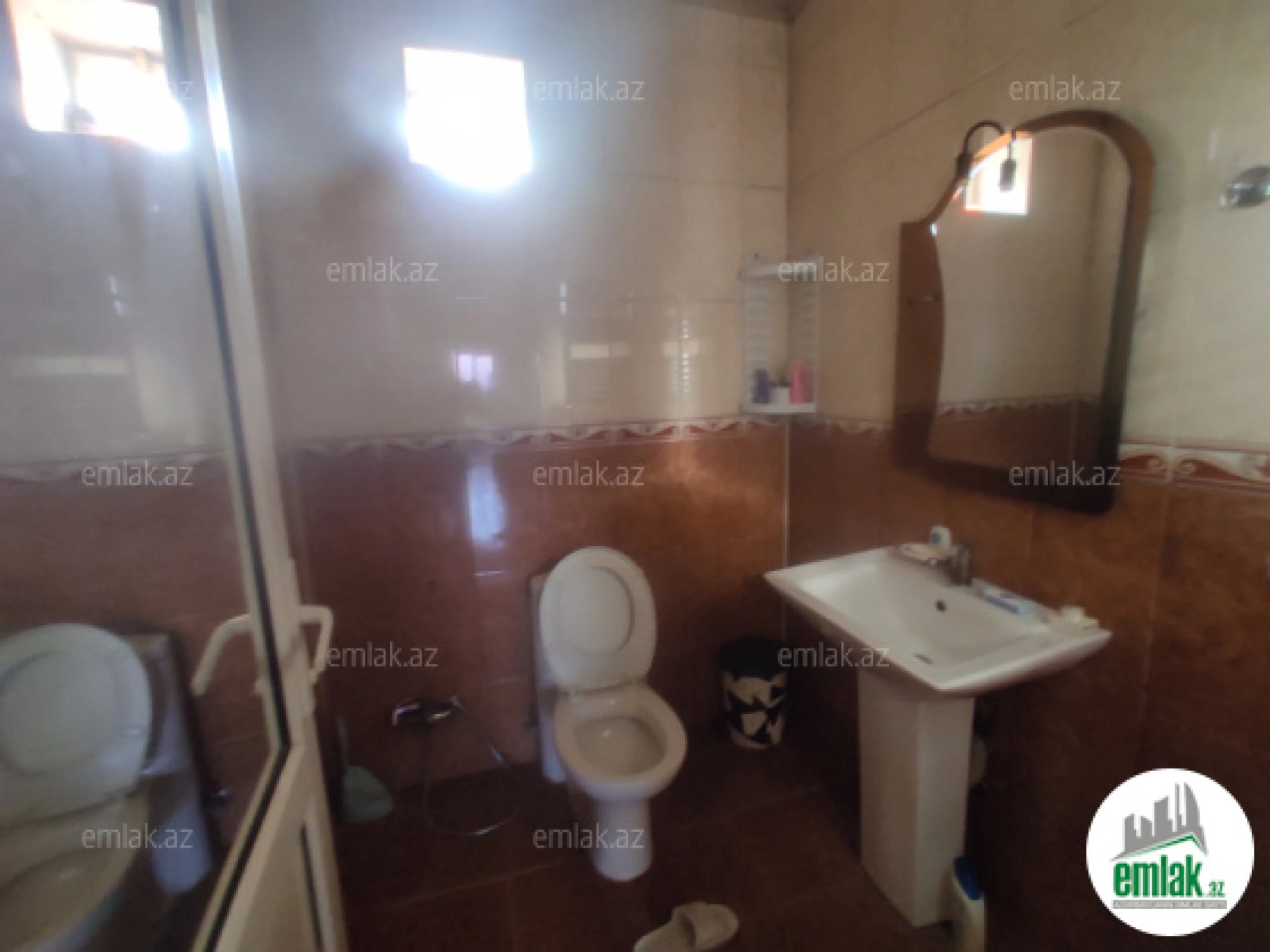 Satılır 8 otaqlı həyət evi 150 m²