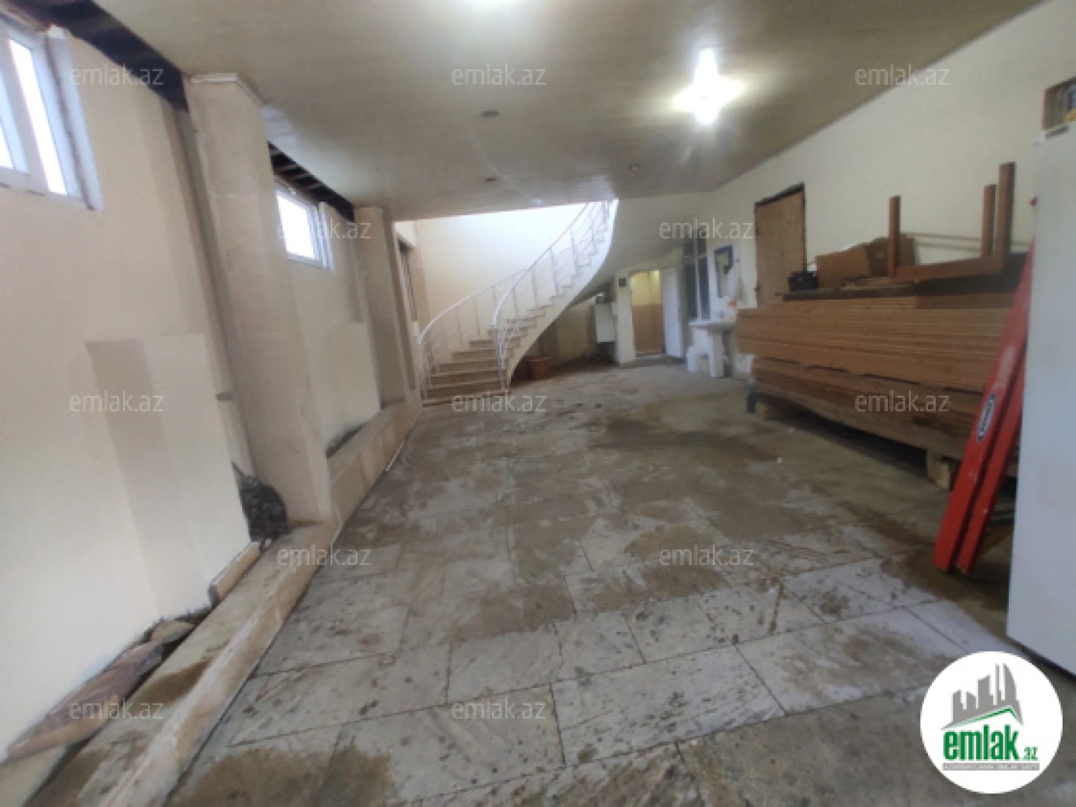 Satılır 8 otaqlı həyət evi 150 m²