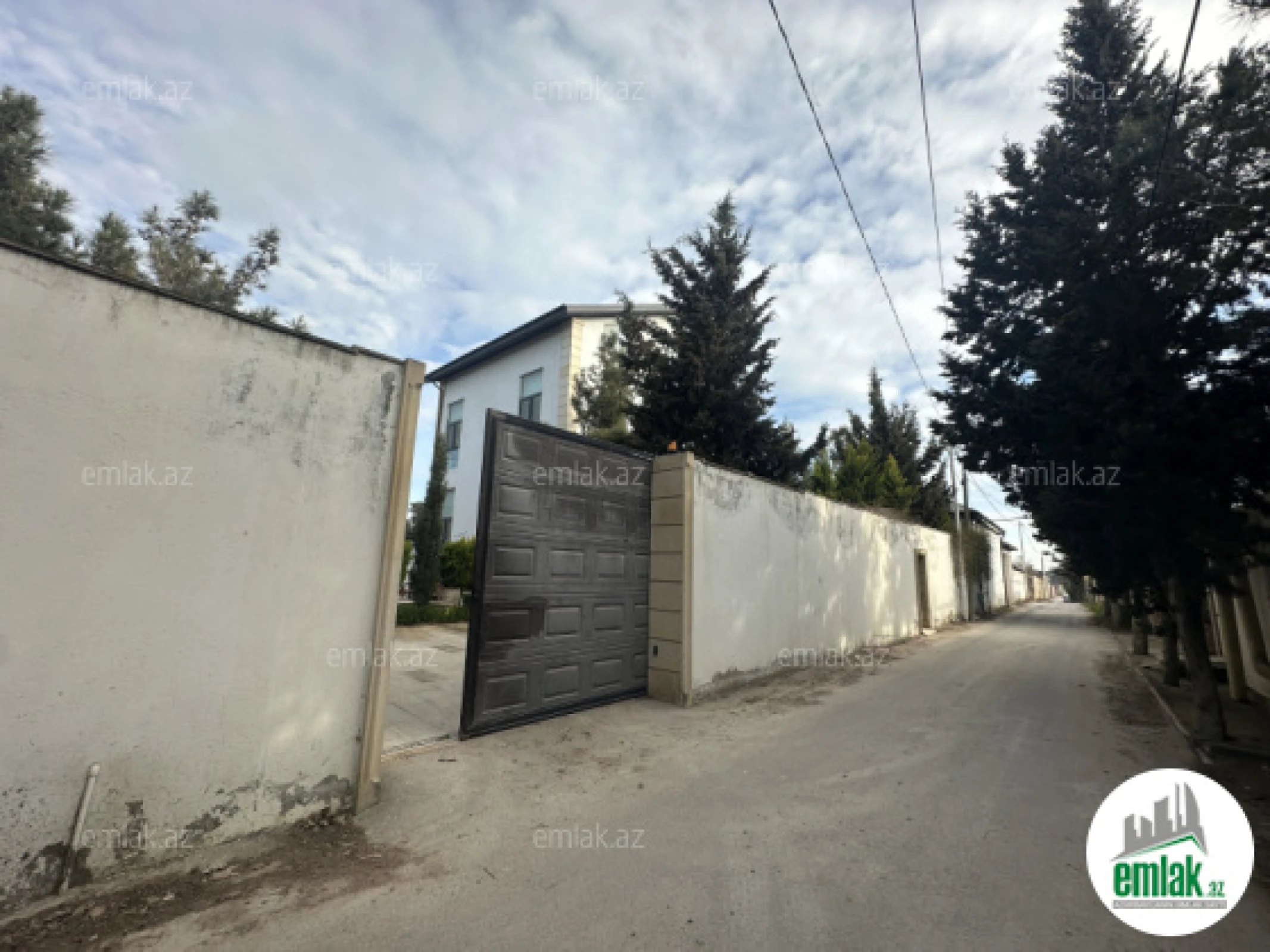 Satılır 6 otaqlı həyət evi 375.6 m²