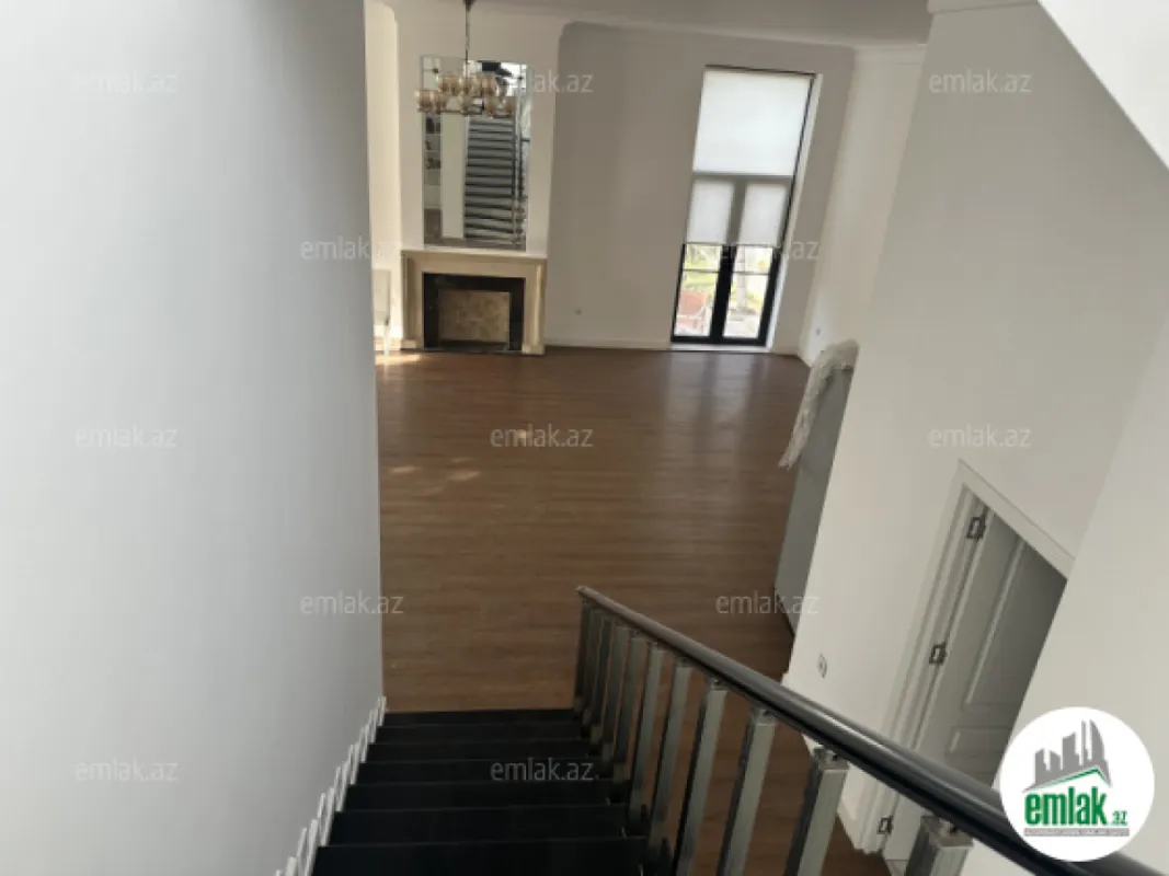 Satılır 6 otaqlı həyət evi 375.6 m²