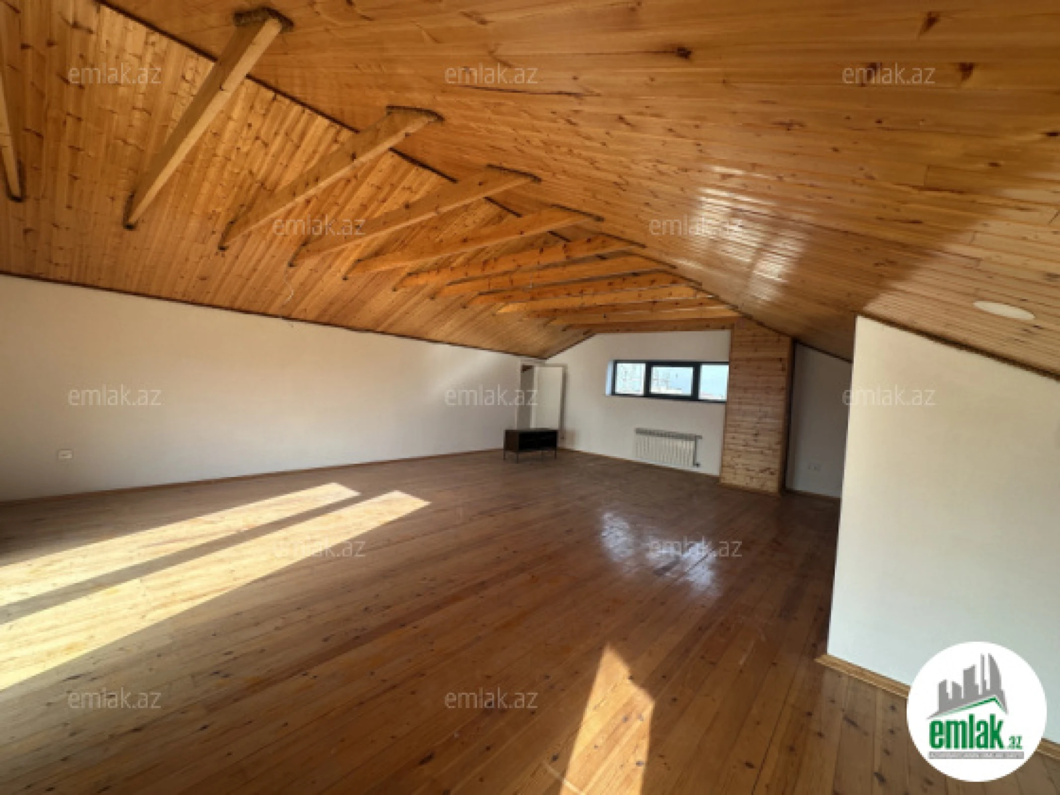 Satılır 6 otaqlı həyət evi 375.6 m²