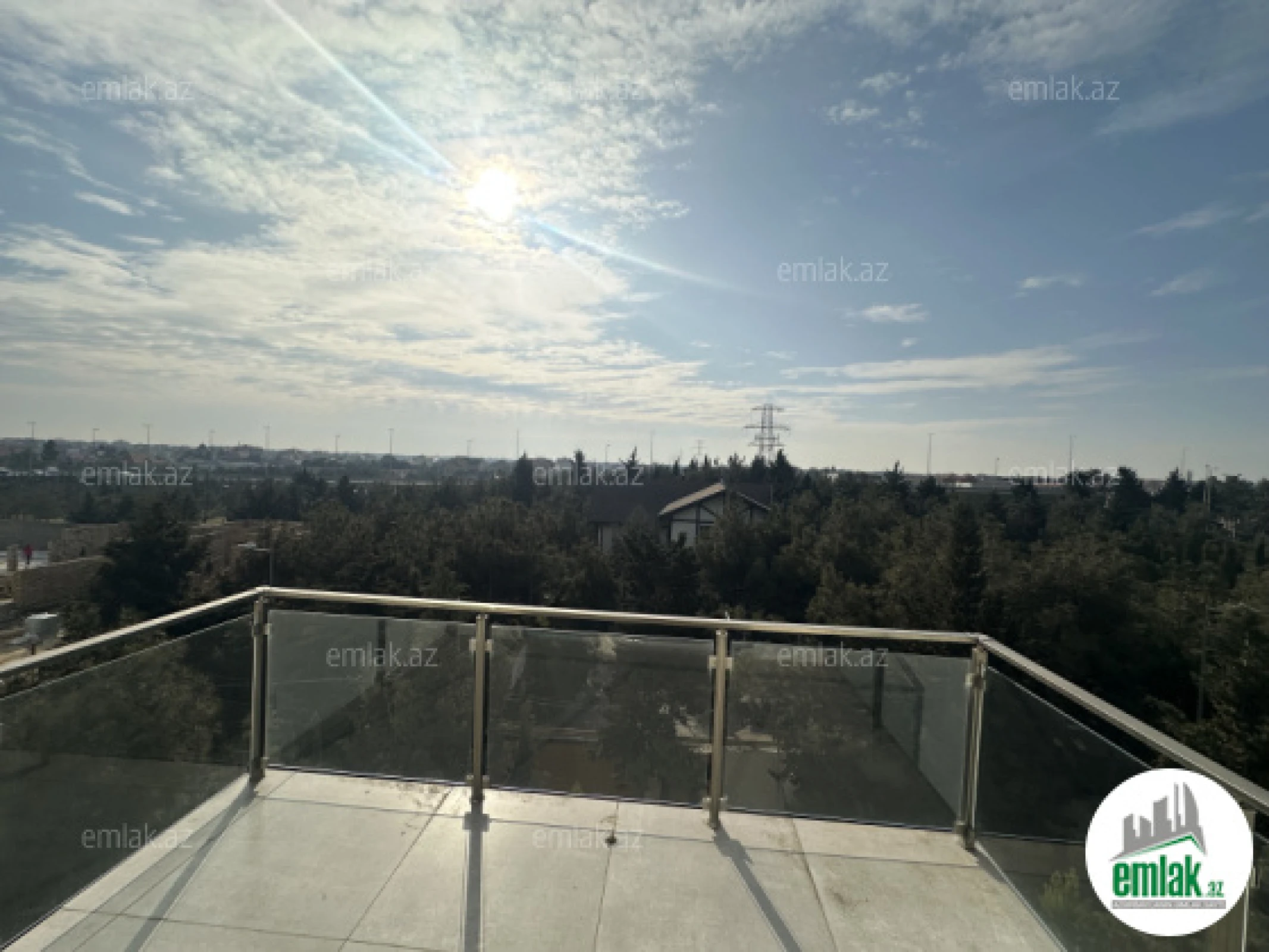 Satılır 6 otaqlı həyət evi 375.6 m²