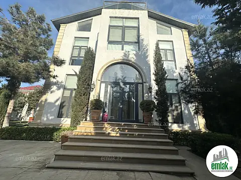 Satılır 6 otaqlı həyət evi 375.6 m²