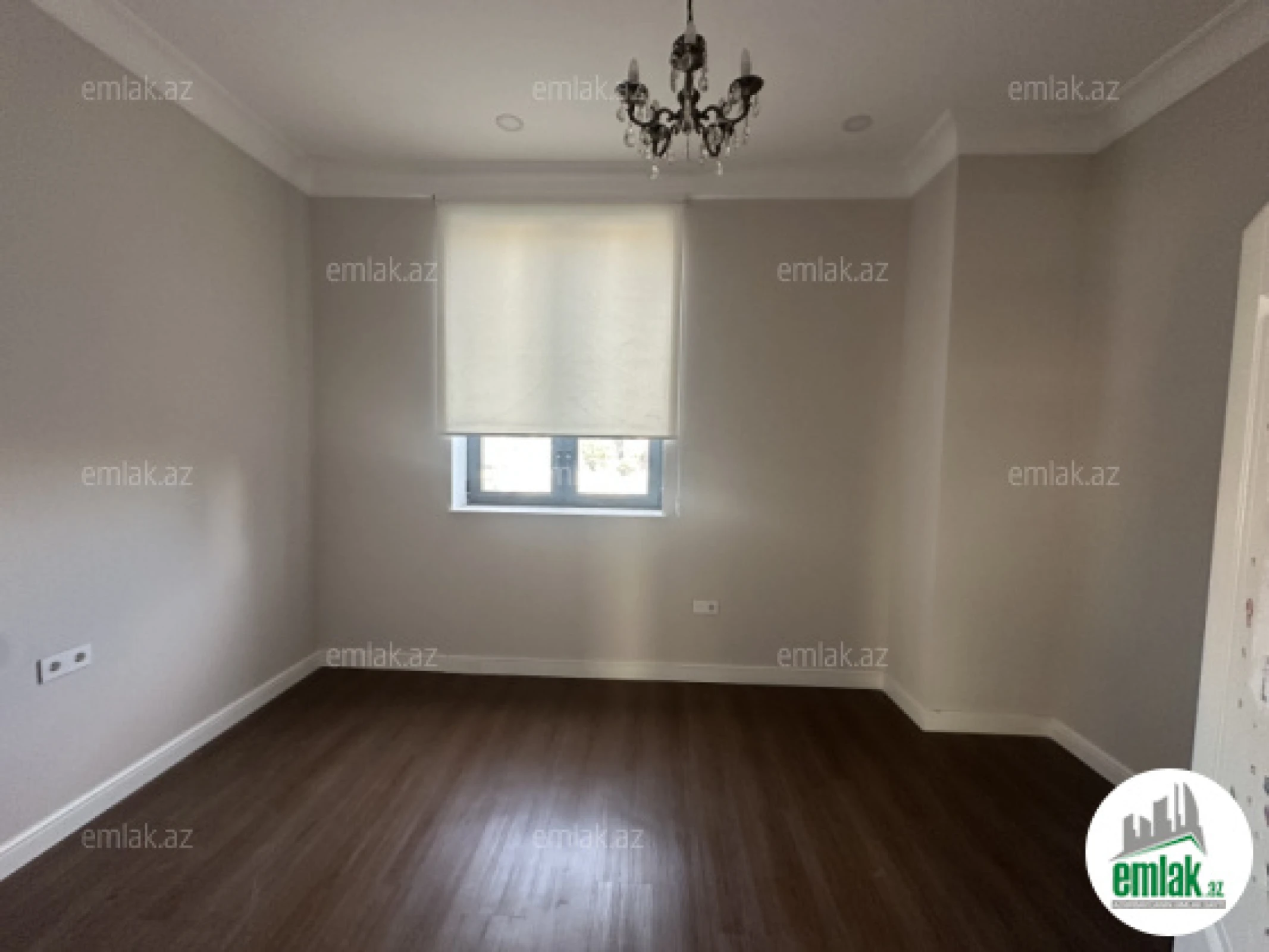 Satılır 6 otaqlı həyət evi 375.6 m²