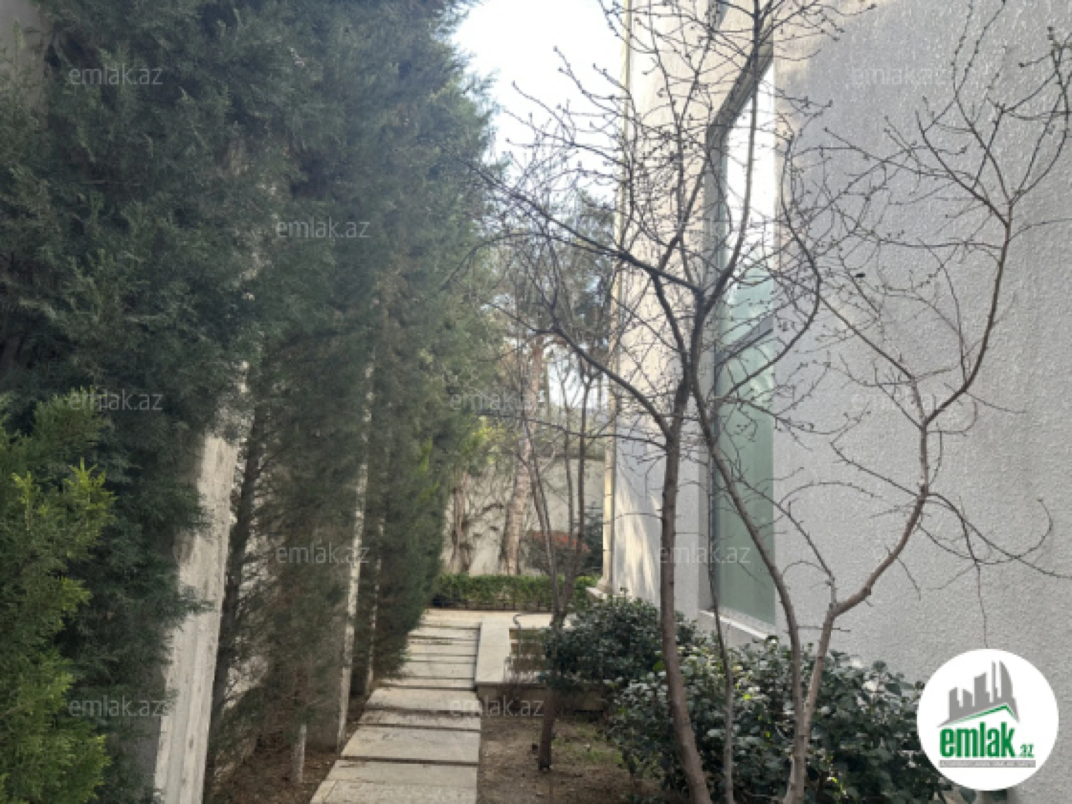 Satılır 6 otaqlı həyət evi 375.6 m²