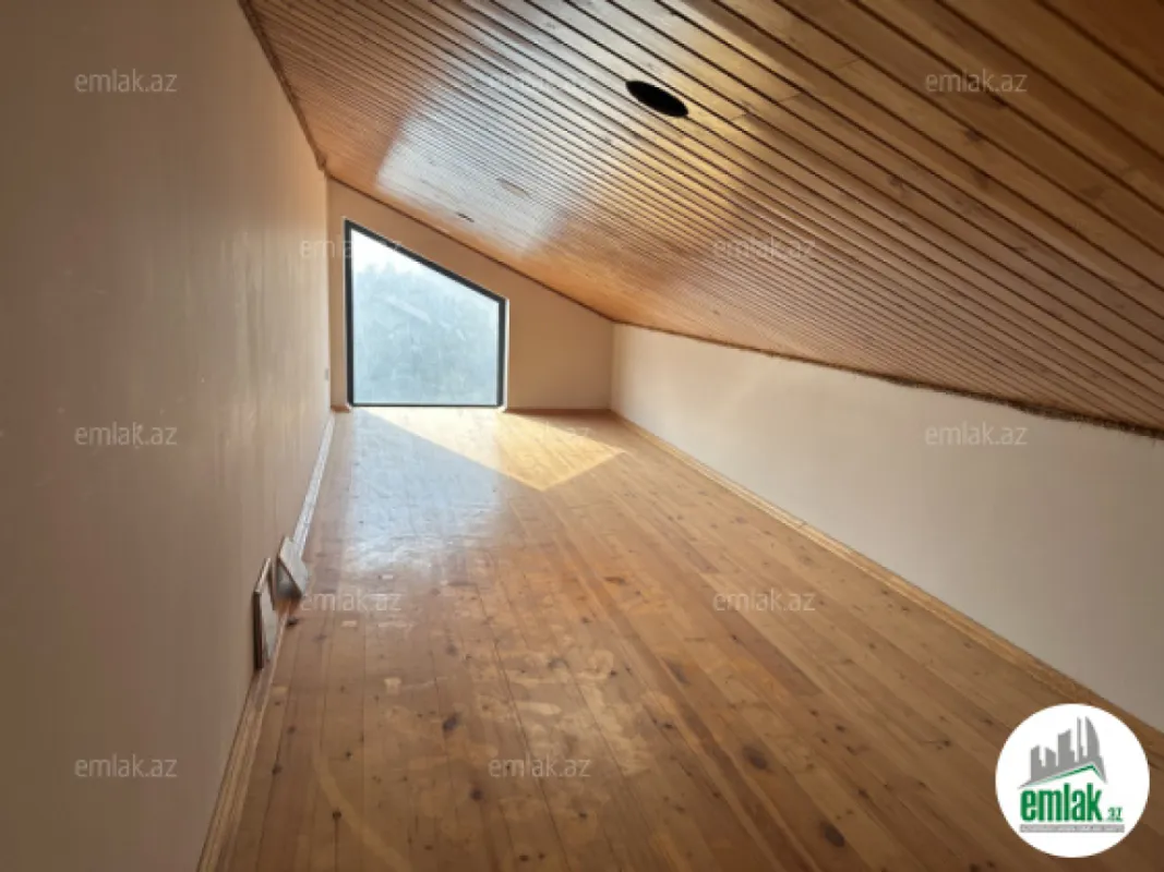 Satılır 6 otaqlı həyət evi 375.6 m²