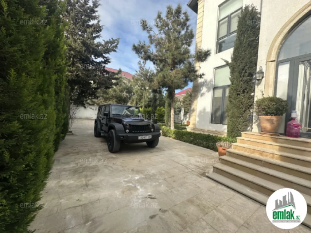 Satılır 6 otaqlı həyət evi 375.6 m²
