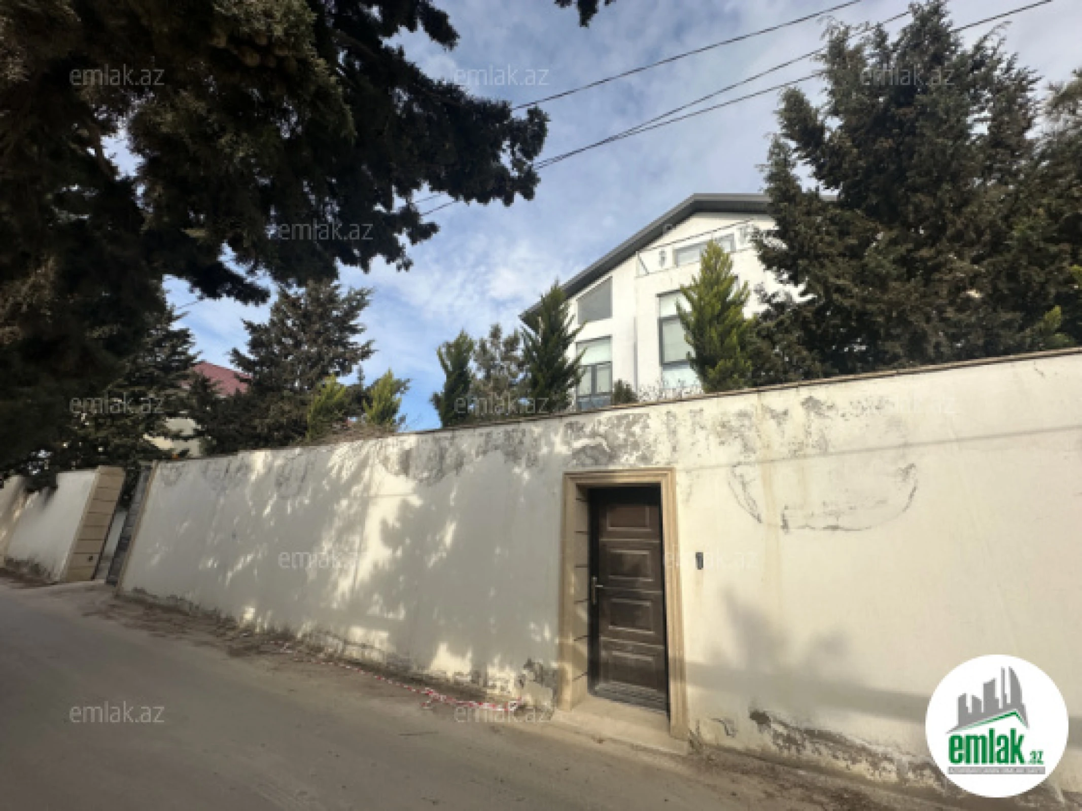 Satılır 6 otaqlı həyət evi 375.6 m²