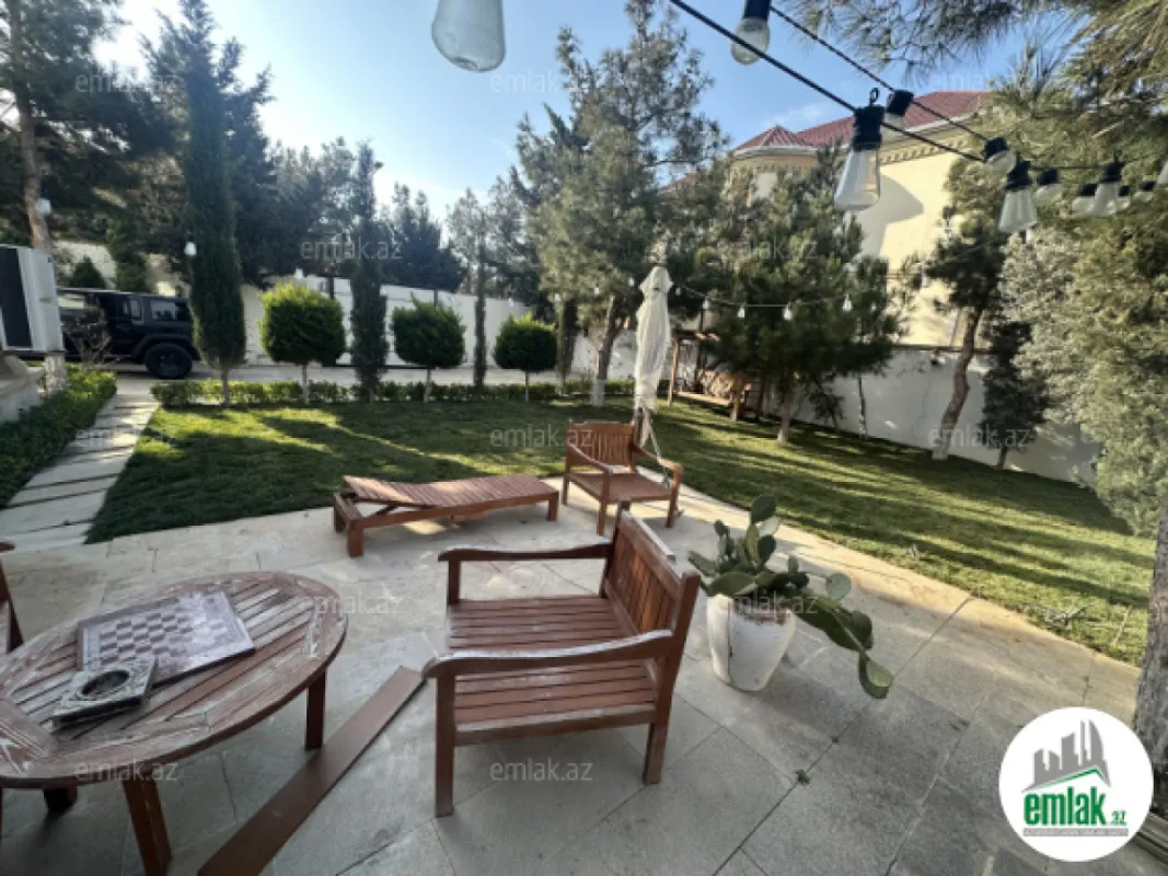Satılır 6 otaqlı həyət evi 375.6 m²
