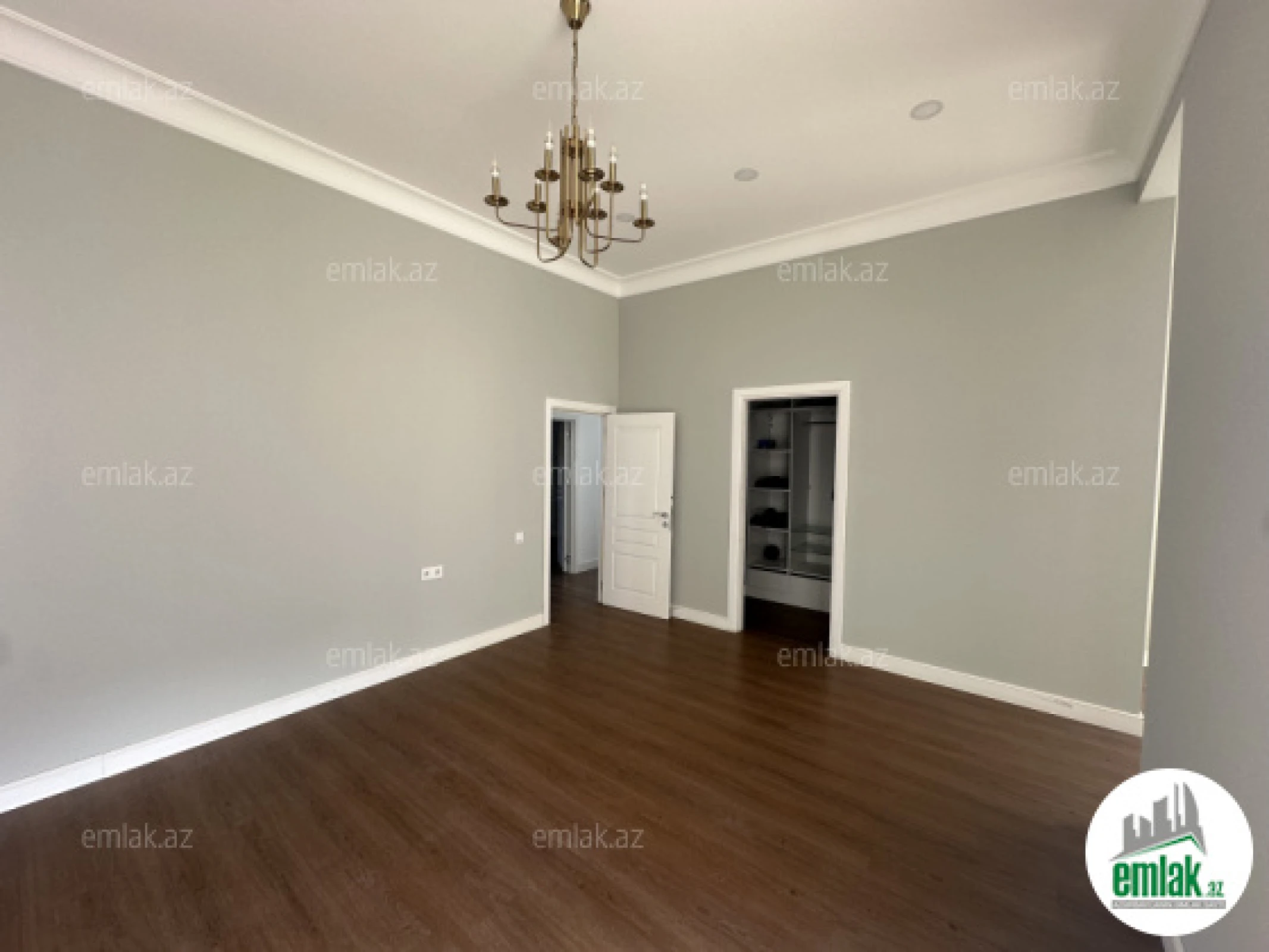 Satılır 6 otaqlı həyət evi 375.6 m²