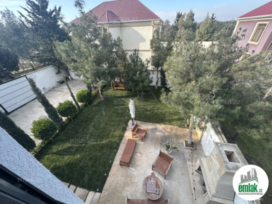 Satılır 6 otaqlı həyət evi 375.6 m²