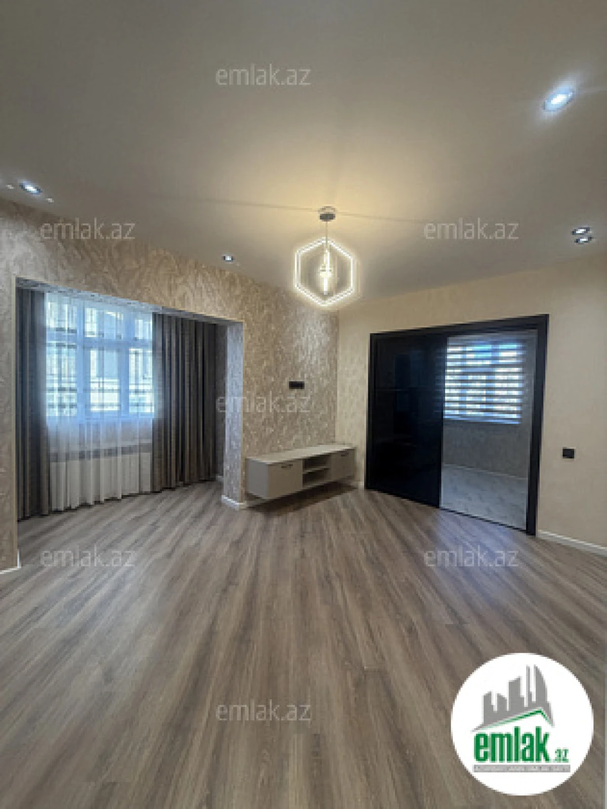 Satılır 2 otaqlı köhnə tikili 45 m²