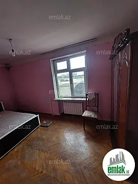Satılır 2 otaqlı köhnə tikili 60 m²