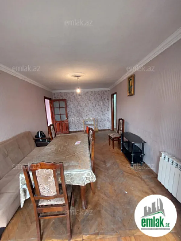 Satılır 2 otaqlı köhnə tikili 60 m²