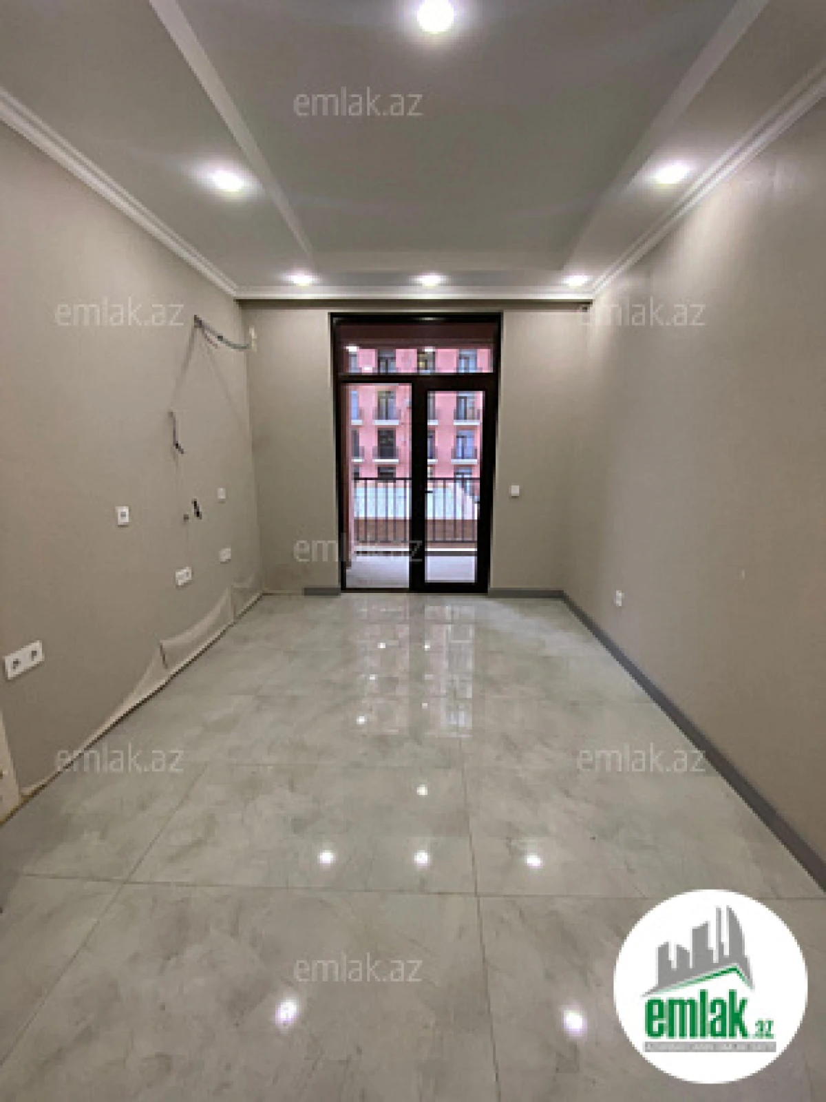 Satılır 2 otaqlı yeni tikili 82.5 m²