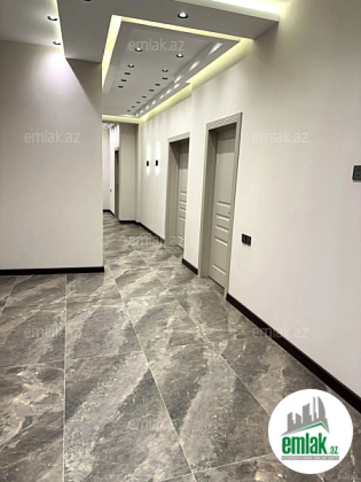 Satılır 3 otaqlı yeni tikili 140 m²