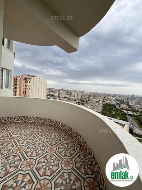 Satılır 4 otaqlı yeni tikili 200 m²