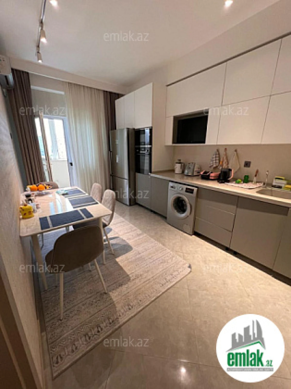 Satılır 4 otaqlı yeni tikili 200 m²