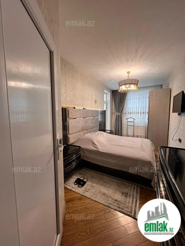 Satılır 4 otaqlı yeni tikili 200 m²