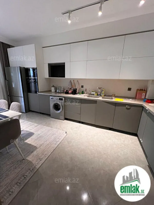 Satılır 4 otaqlı yeni tikili 200 m²