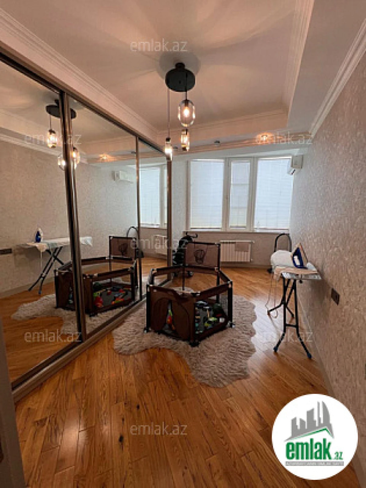 Satılır 4 otaqlı yeni tikili 200 m²