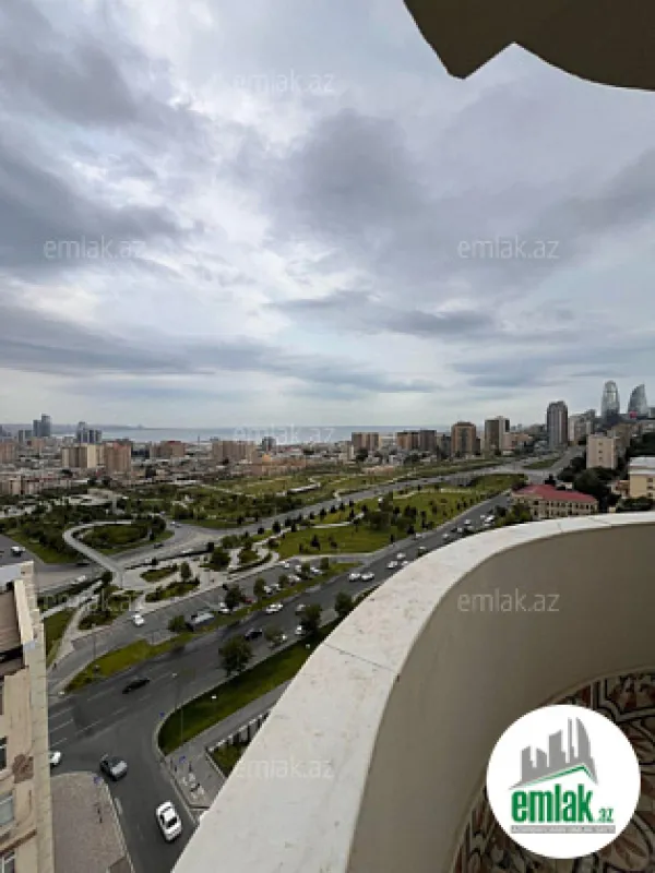 Satılır 4 otaqlı yeni tikili 200 m²