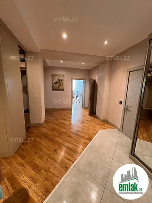 Satılır 4 otaqlı yeni tikili 200 m²